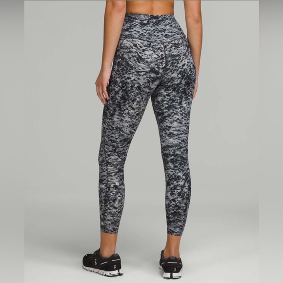 Lululemon NWOT Base Pace High-Rise Tight sz 4 Estuary Grey Multi - Picture 2 of 11